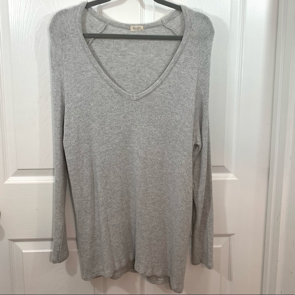Brandy Melville John Galt Gray Pullover Top  Sz OS - Picture 5 of 7